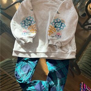 Crown & Ivy Gray Floral Top and Blue Plaid Leggings Set